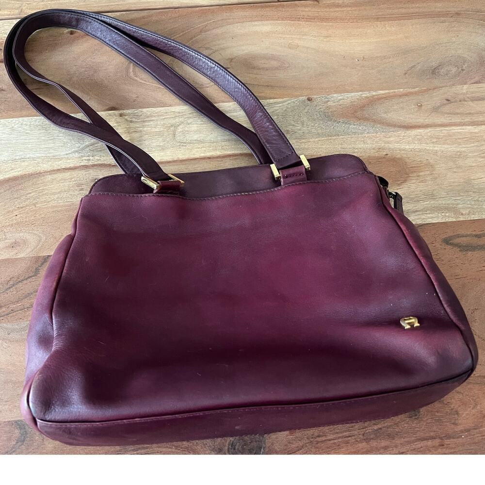 90's vintage Etienne Aigner burgundy leather shoulder bag purse horseshoe logo